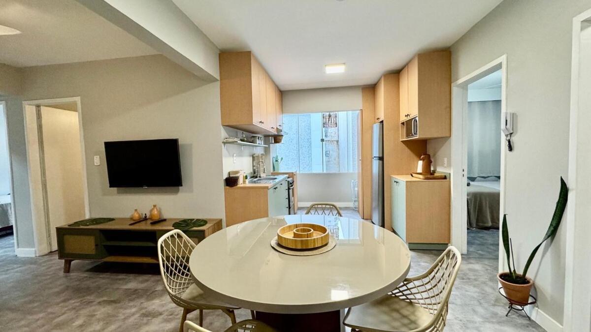 Apto Bc - 100 Metros Da Apartamento *