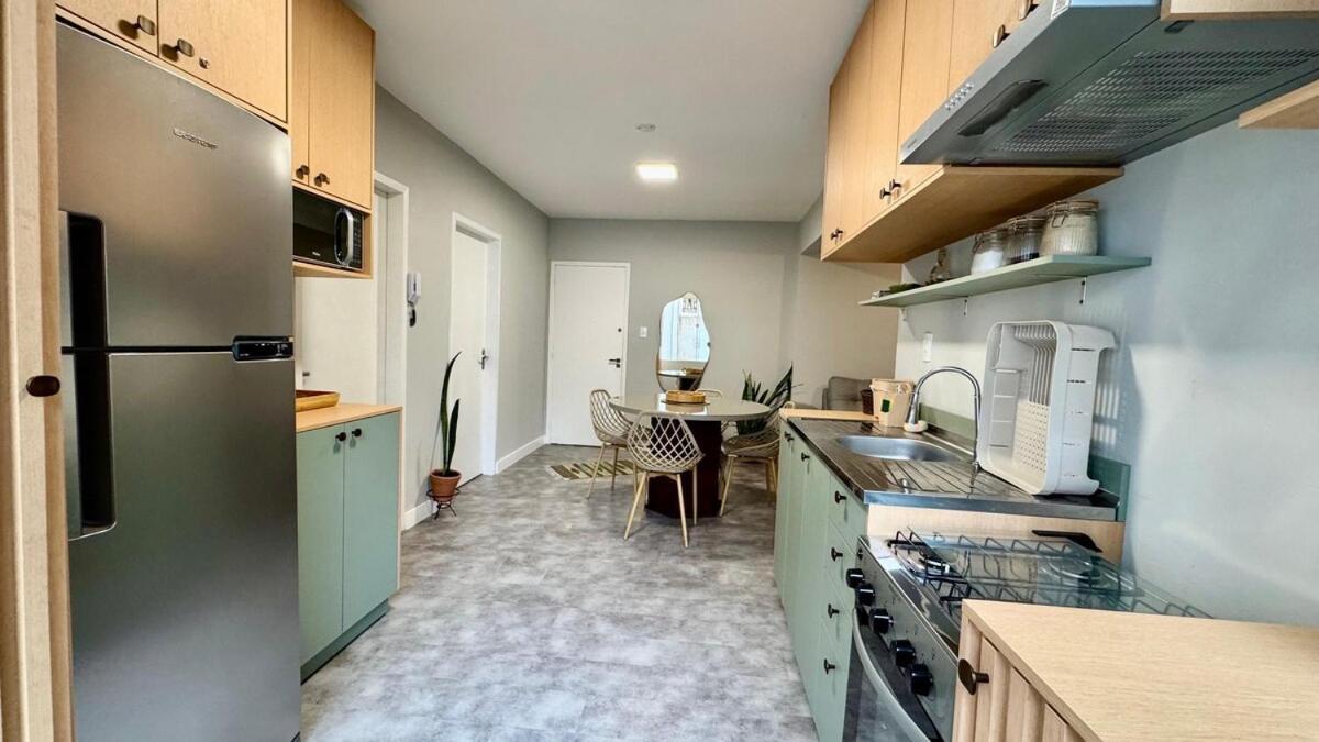 Apartamento Apto Bc - 100 Metros Da Balneario Camboriu