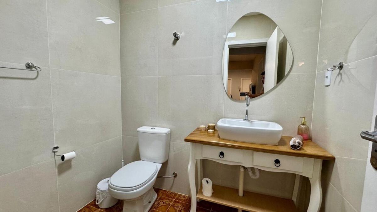 Apto Bc - 100 Metros Da Apartamento *